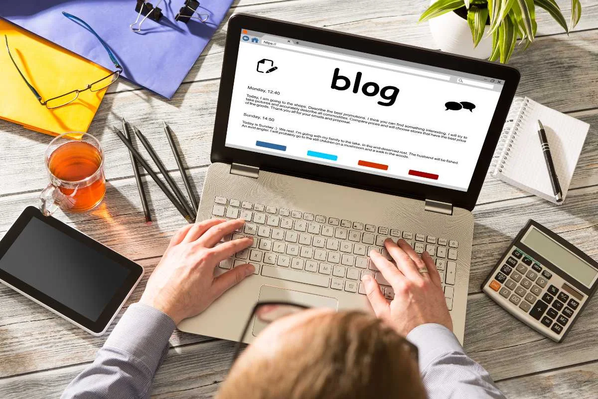 Blogger là gì? Cách người làm blogger kiếm tiền trên mạng