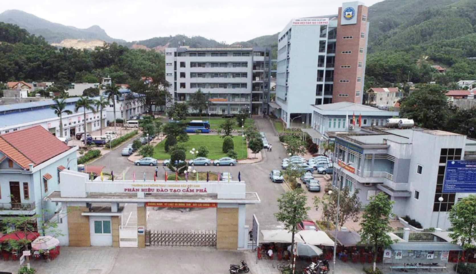 Trường Cao đẳng Than – Khoáng sản Việt Nam (VCMC)